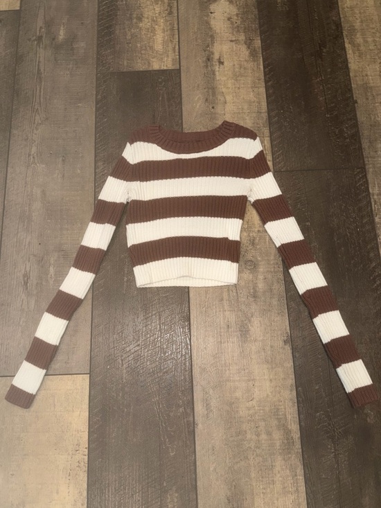 Hollister Sweaters - Hollister Cropped Sweater